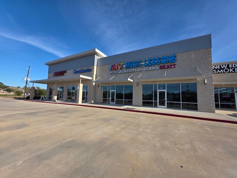 More Photos Of 25031 Westheimer Pky, Katy Storefront For Sale