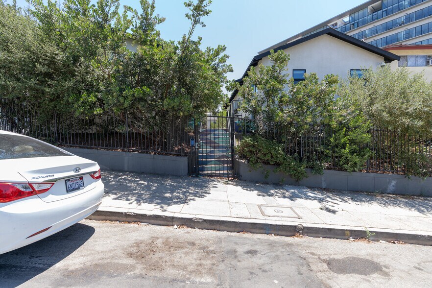 More Photos Of 908-912 Everett St, Los Angeles Apartments For Sale
