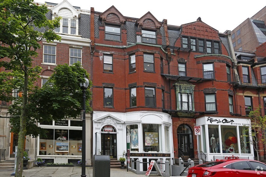 More Photos Of 164 Newbury St, Boston Storefront Retail Office For Lease