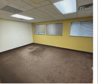 More Photos Of 21540 W 11 Mile Rd, Southfield Medical For Lease