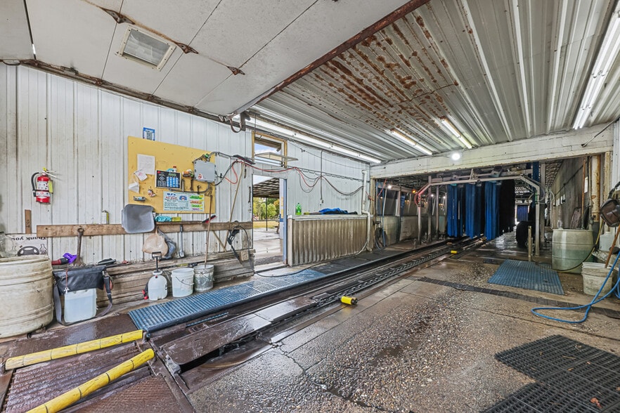 More Photos Of 44 E Harrison St, Alliance Carwash For Sale