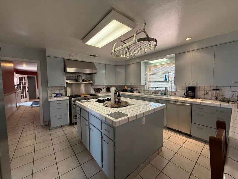 More Photos Of 8610 HWY 17, Balmorhea Specialty For Sale