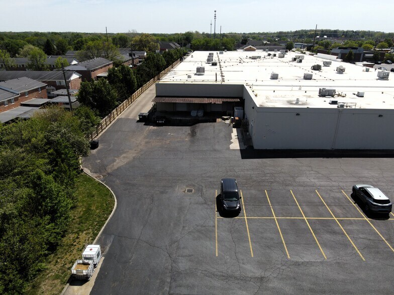 More Photos Of 890-896 S Main St, Centerville Storefront For Sale