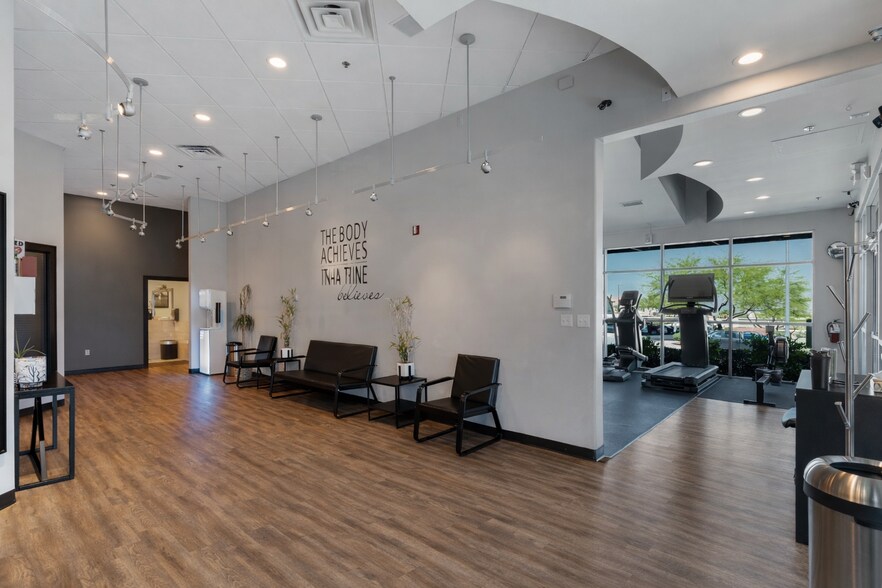 More Photos Of 11251 S Eastern Ave, Henderson Storefront For Lease
