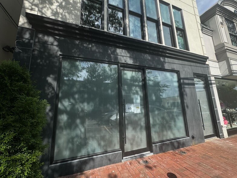 More Photos Of 65 Middle Neck Rd, Great Neck General Retail For Lease
