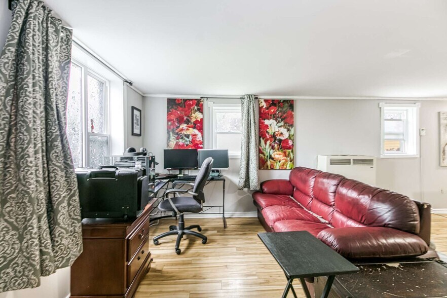 More Photos Of 22 Whittaker St, Sudbury Multifamily For Sale