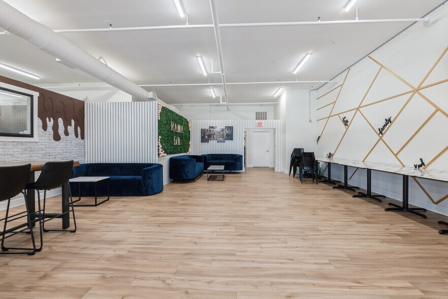 More Photos Of 5500 Merle Hay Rd, Johnston Storefront For Sale