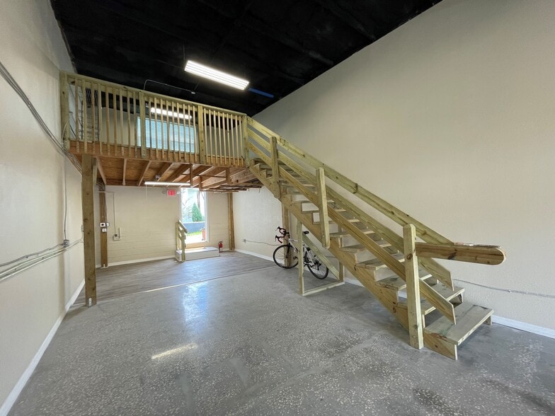 More Photos Of 1934 2nd Ave S, Saint Petersburg Storefront For Lease