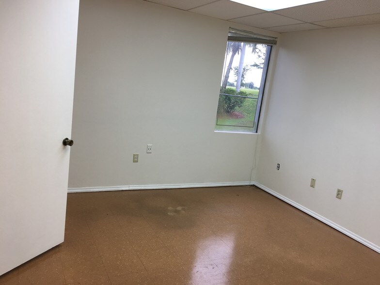 More Photos Of 6950-7190 NW 12th St, Miami Warehouse For Lease