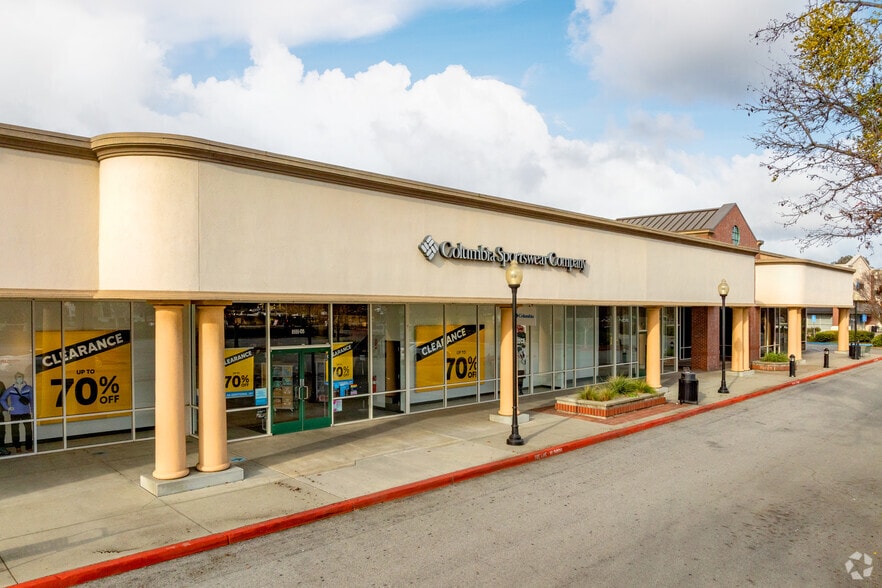 More Photos Of 8555 San Ysidro Ave, Gilroy Storefront For Sale