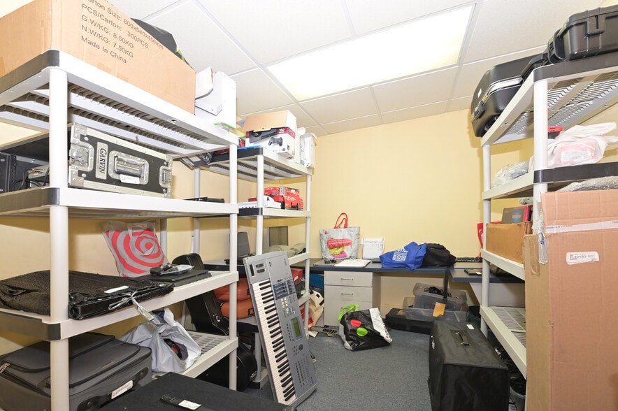 More Photos Of 24-26 W Merrick Rd, Freeport Storefront For Sale