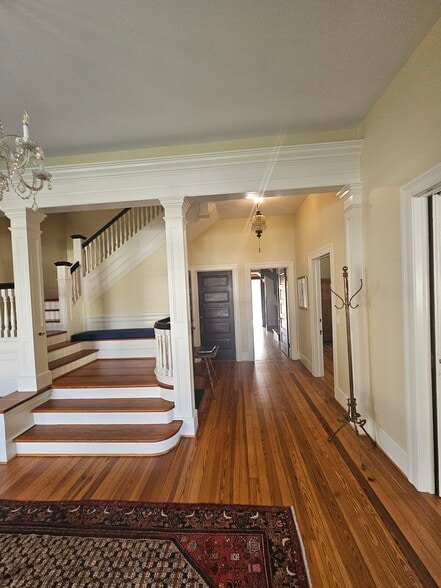More Photos Of 403 Green St, Gainesville Office For Lease