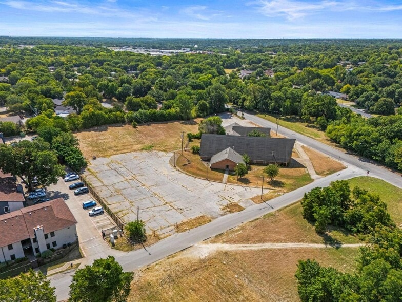 More Photos Of 825 W Pentagon Pky, Dallas Religious Facility For Sale