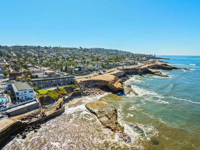 More Photos Of 1352-1364 Sunset Cliffs Blvd, San Diego Apartments For Sale