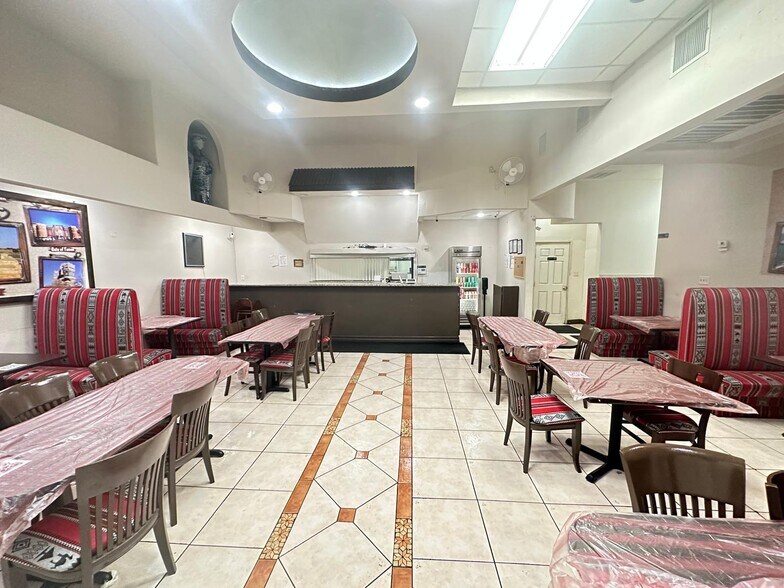 More Photos Of 6121 Hillcroft Ave, Houston General Retail For Sale