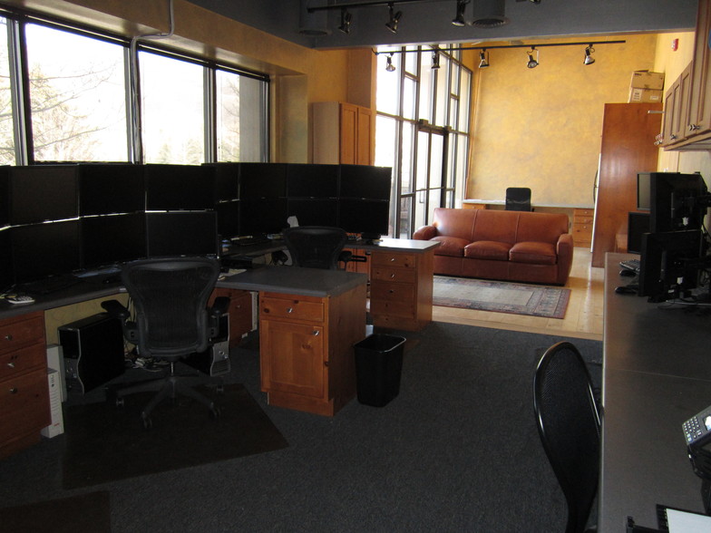 More Photos Of 30 Benchmark Rd, Avon Office For Sale