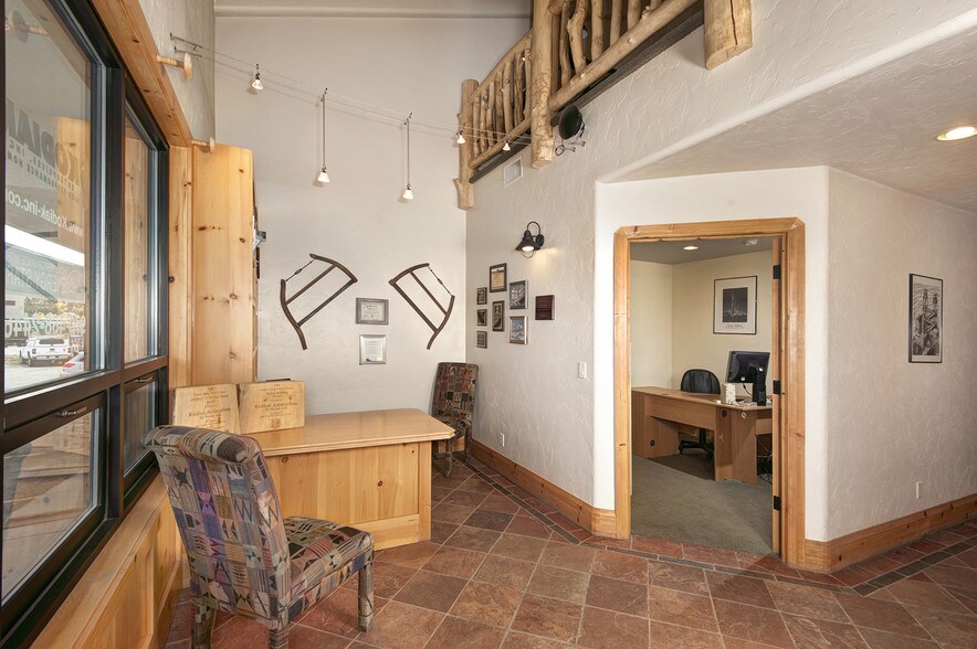 More Photos Of 365 Warren Ave, Silverthorne Showroom For Lease