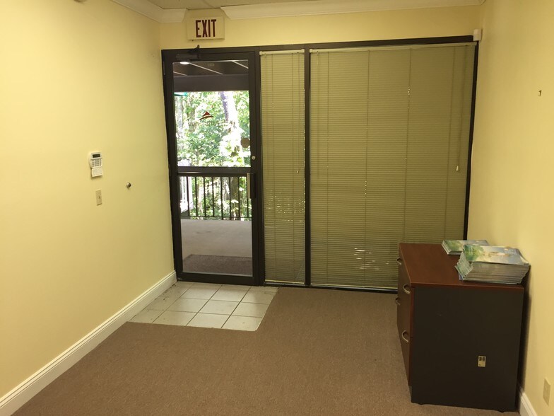 More Photos Of 2301 Park Ave, Orange Park Office For Lease