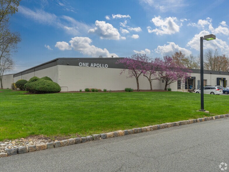 More Photos Of 1 Apollo Dr, Whippany Warehouse For Lease