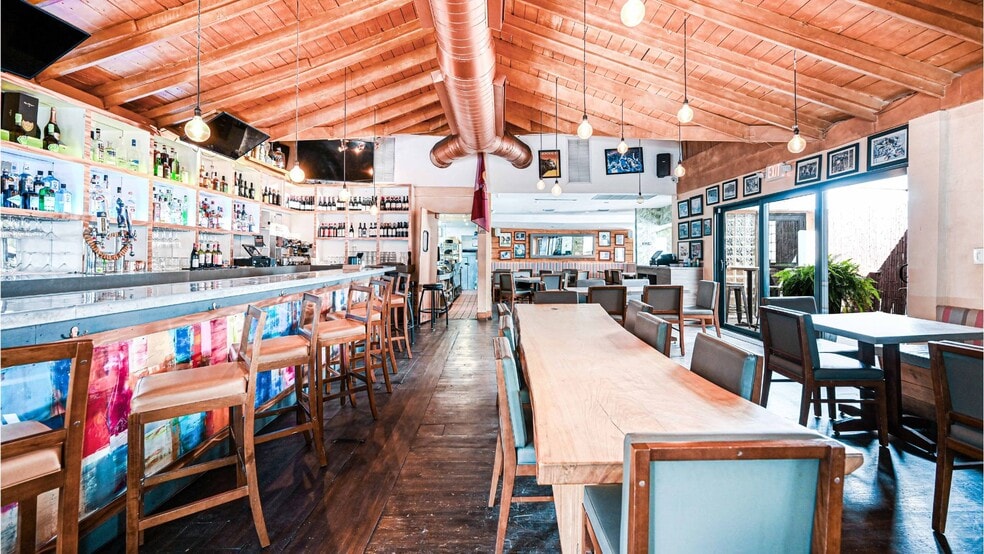 More Photos Of 2426 NE 2nd Ave, Miami Restaurant For Sale