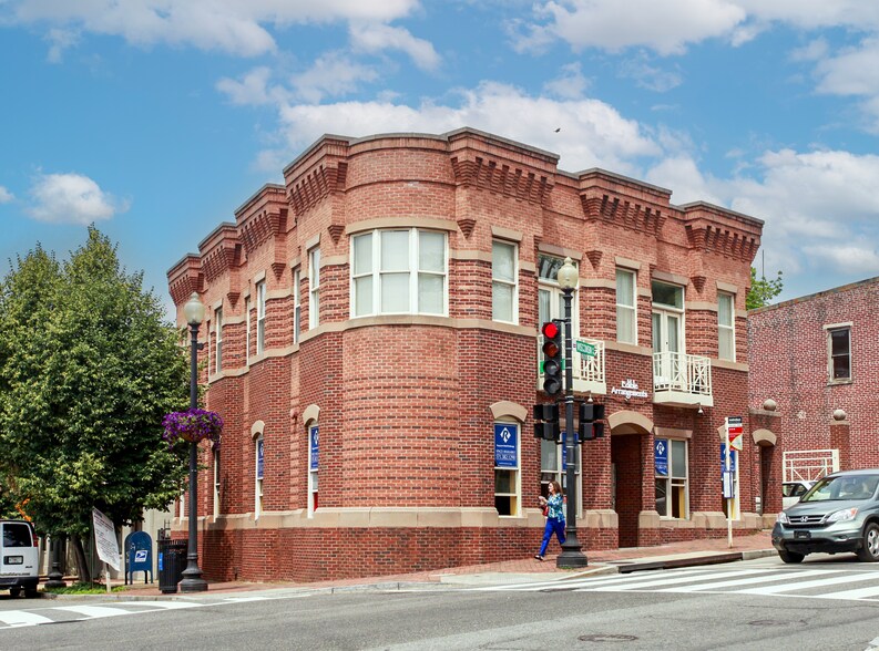 Primary Photo Of 1600 Wisconsin Ave NW, Washington Storefront Retail Office For Lease