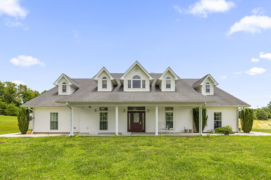 More Photos Of 419 Pin Hook Rd, Spring City Assisted Living For Sale