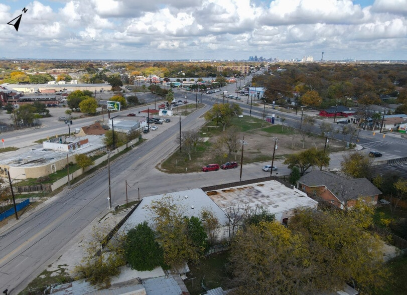 More Photos Of 202 Somerset Rd, San Antonio Warehouse For Sale