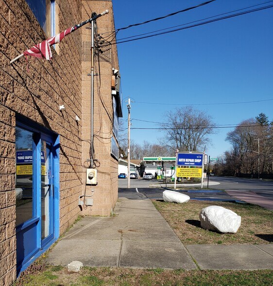 More Photos Of 759 N Country Rd, Rocky Point Auto Repair For Sale