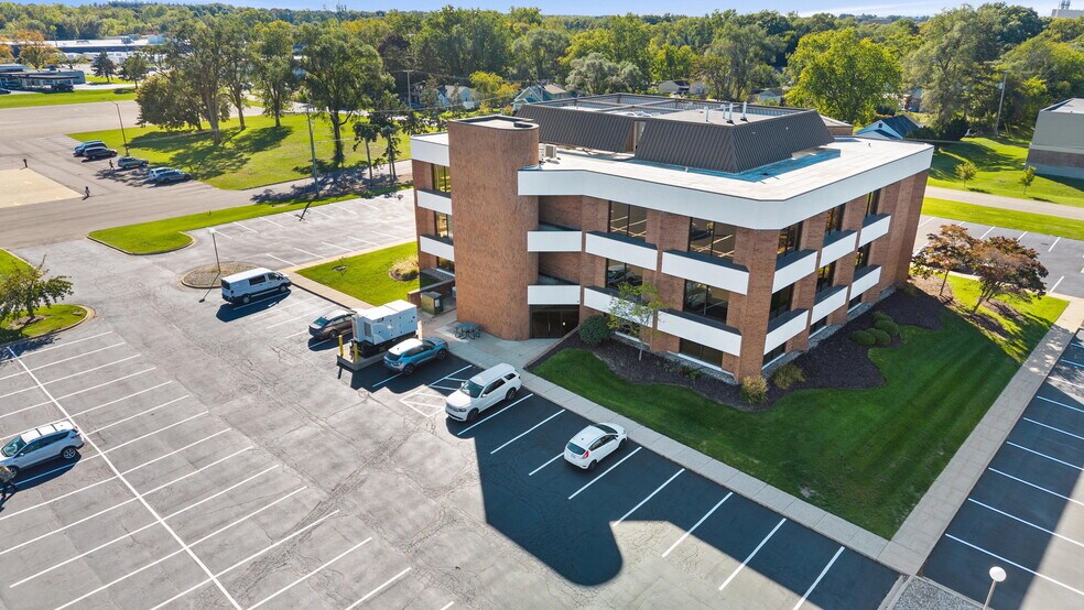More Photos Of 115 Clover St, Holland Unknown For Lease