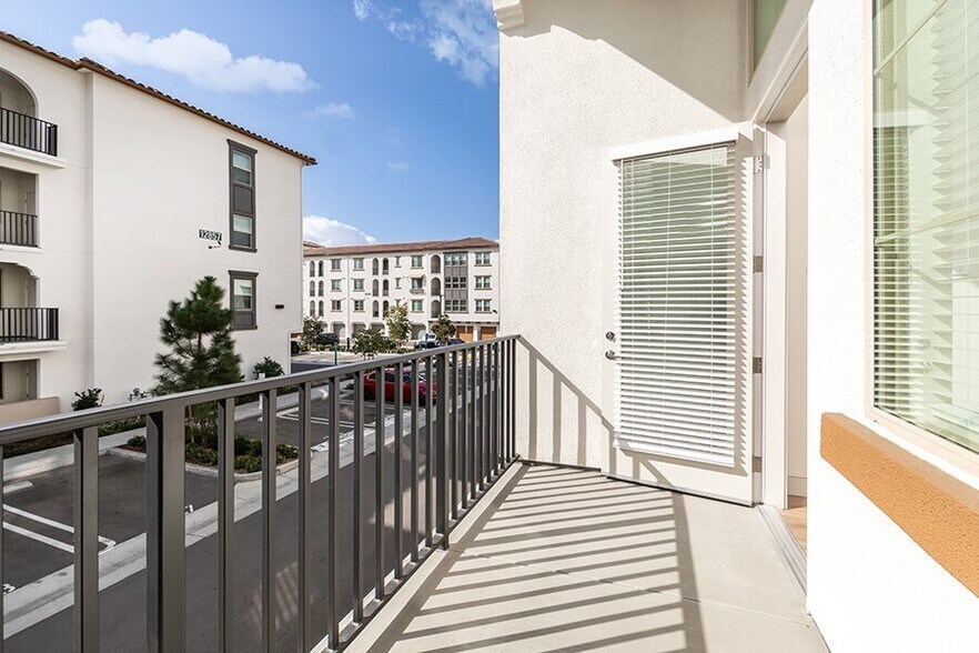 More Photos Of 12849 Poway Rd, Poway Unknown For Lease