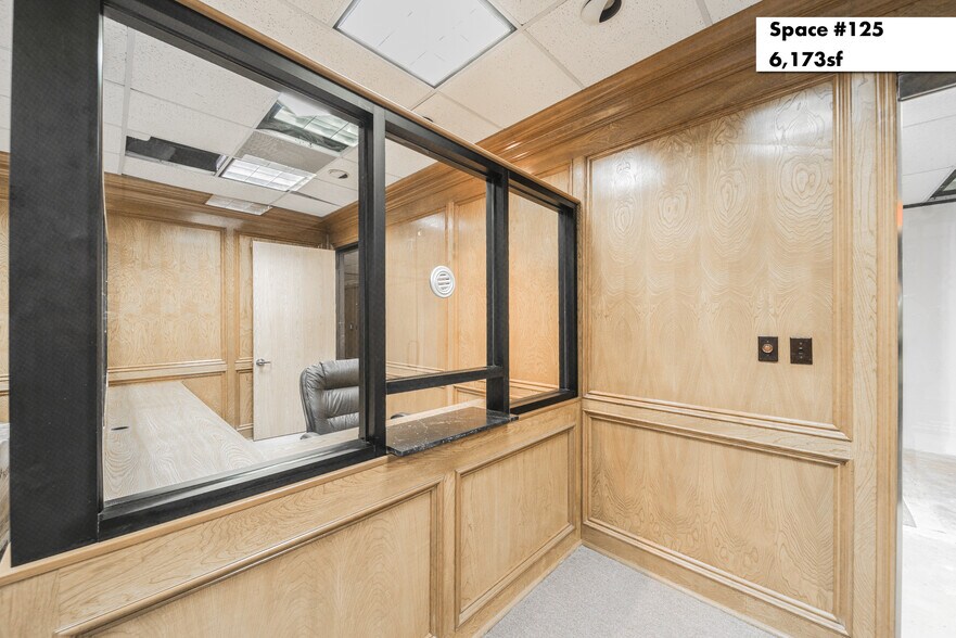 More Photos Of 1880 S Dairy Ashford Rd, Houston Office Residential For Lease
