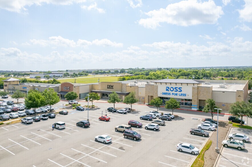 More Photos Of 201 University Oaks Blvd, Round Rock Unknown For Lease