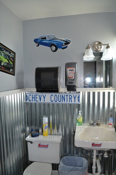 More Photos Of 9913 Jefferson Ave, Newport News Auto Repair For Sale