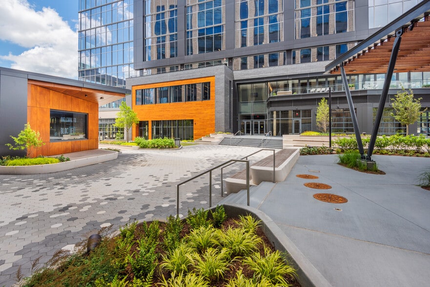 More Photos Of 621 Hillsborough St, Raleigh Office For Lease