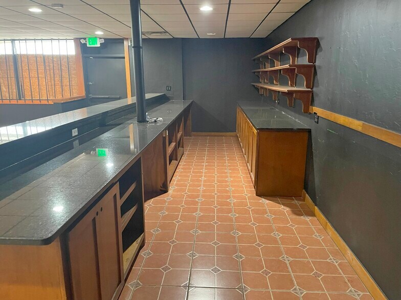 More Photos Of 2801 W I-240 Service Rd, Oklahoma City Restaurant For Sale