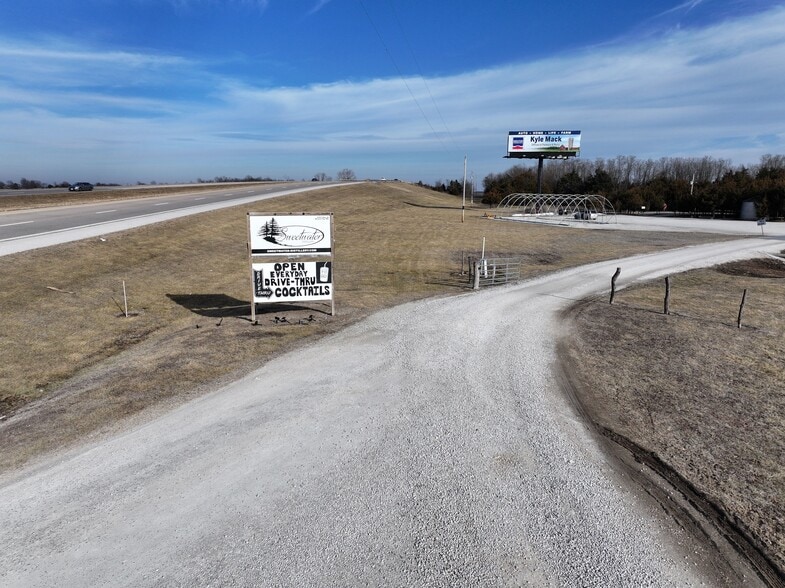 More Photos Of 43937 Highway 36, Monroe City General Retail For Sale