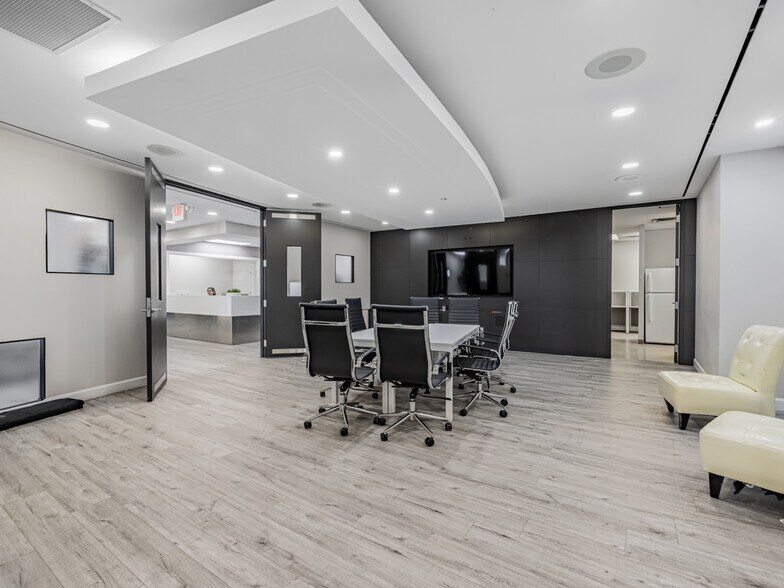 More Photos Of 200 Matheson Blvd W, Mississauga Medical For Lease