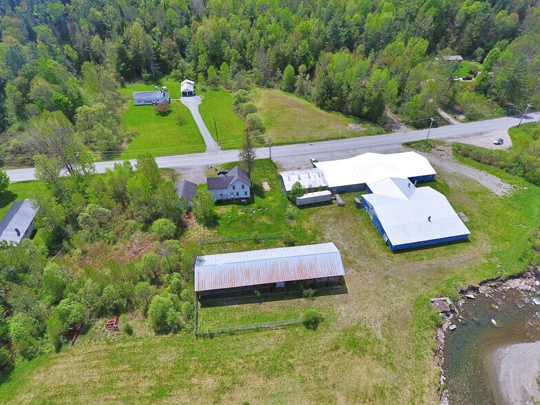 More Photos Of 303 Willoughby Ave, Orleans Freestanding For Sale