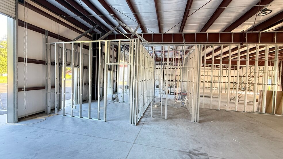 More Photos Of 4557 Savannah Hwy, Ravenel Light Manufacturing For Lease