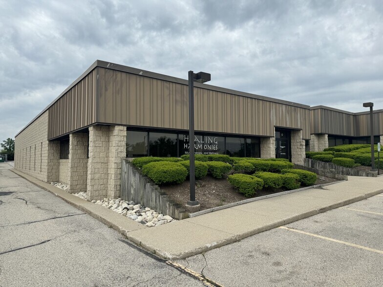 More Photos Of 3720 N 124th St, Wauwatosa General Retail For Lease