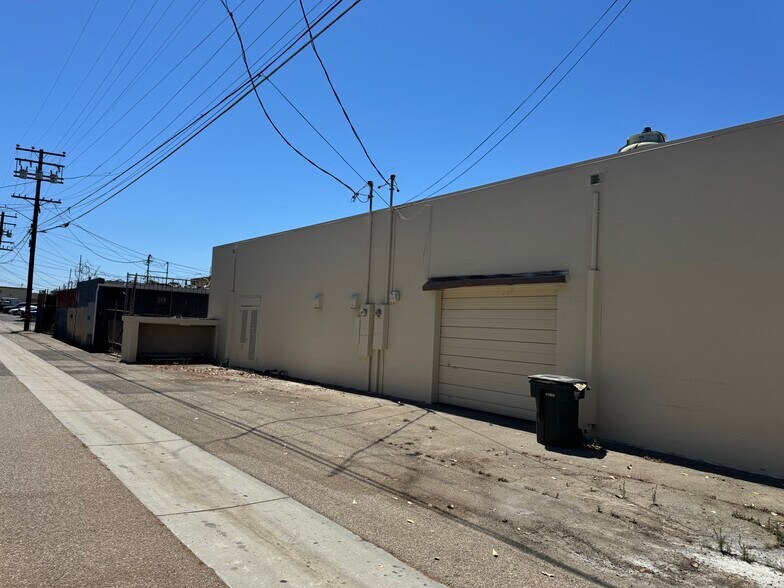 More Photos Of 2307 E Main St, Ventura Storefront For Sale