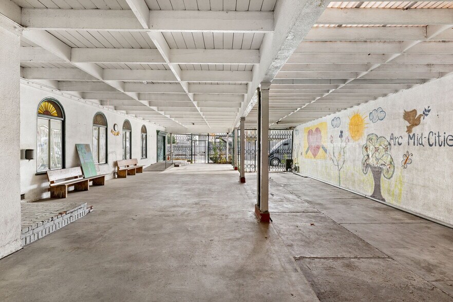 More Photos Of 1011 N Willowbrook Ave, Compton General Retail For Sale