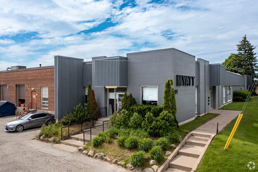 Primary Photo Of 101 Brisbane Rd, Toronto Warehouse For Lease