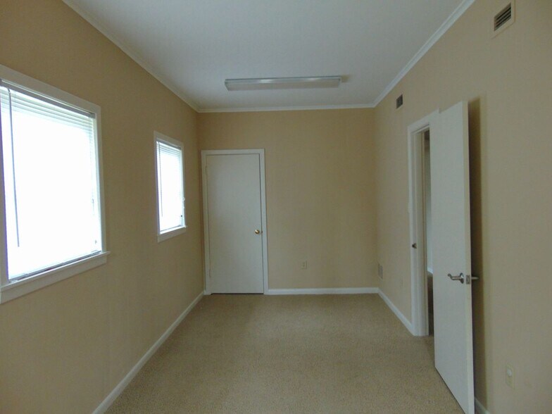 More Photos Of 2311 Line Ave, Shreveport Office Residential For Lease