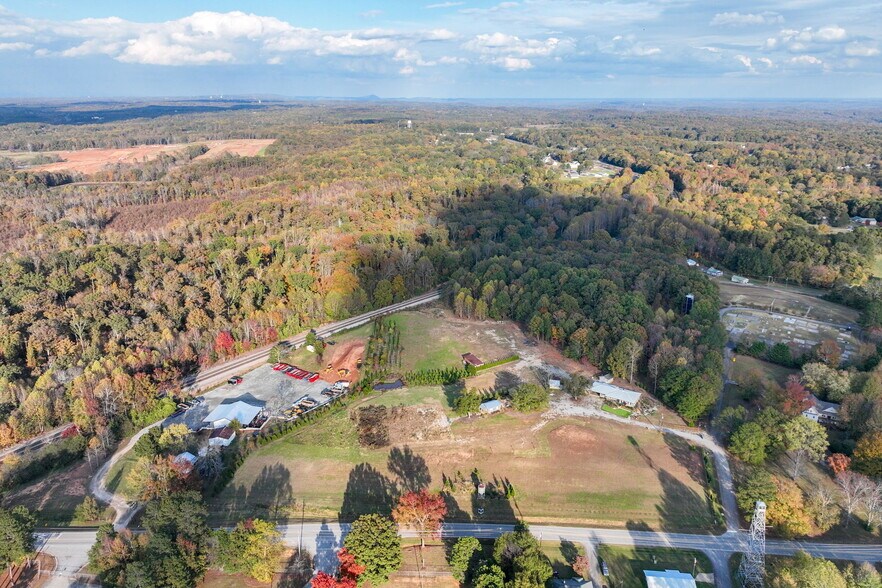 More Photos Of 5662 Cemetery Rd, Lula Land For Lease