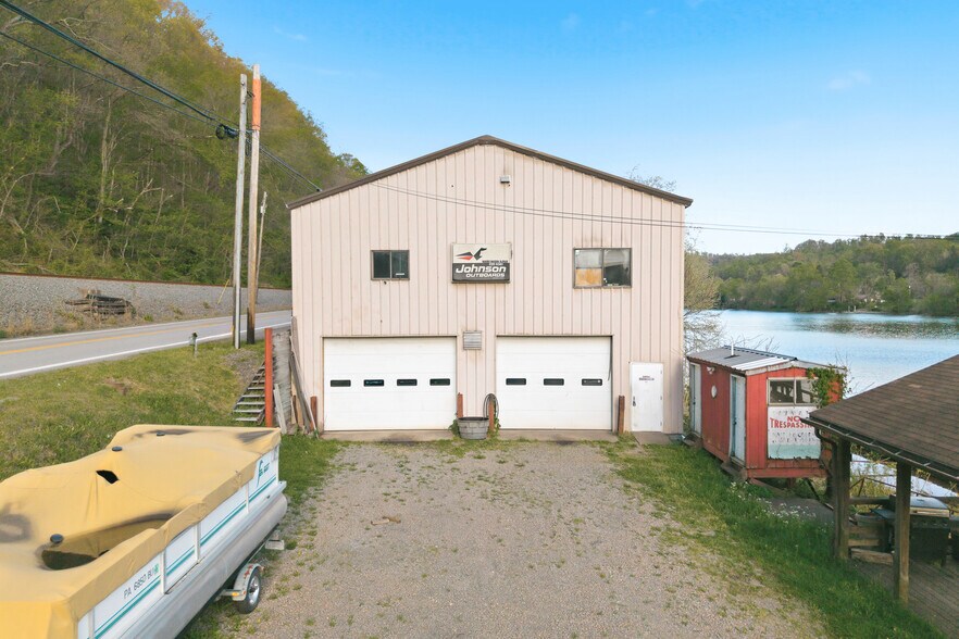 More Photos Of 490 Fort Martin Rd, Maidsville Flex For Sale