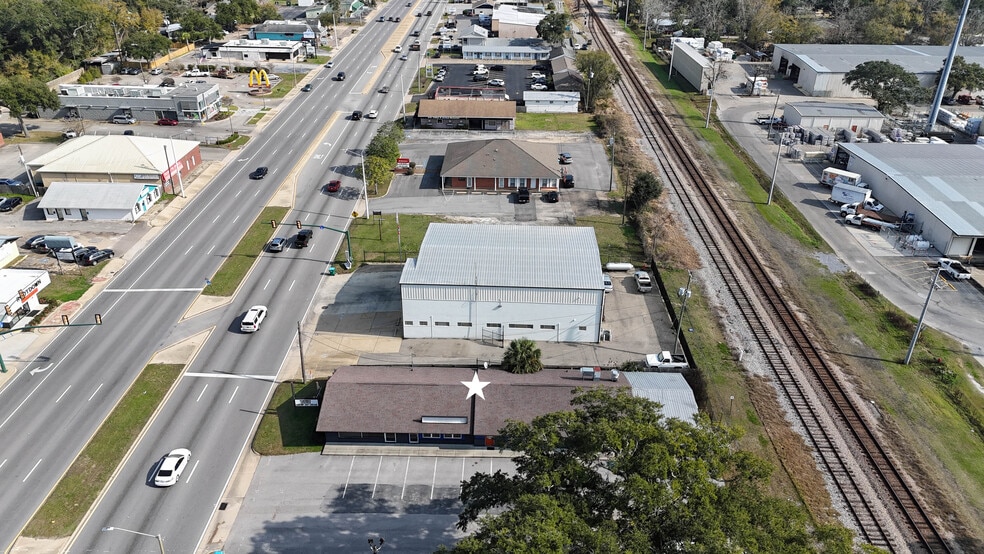 Primary Photo Of 1220 Bienville Blvd, Ocean Springs General Retail For Lease