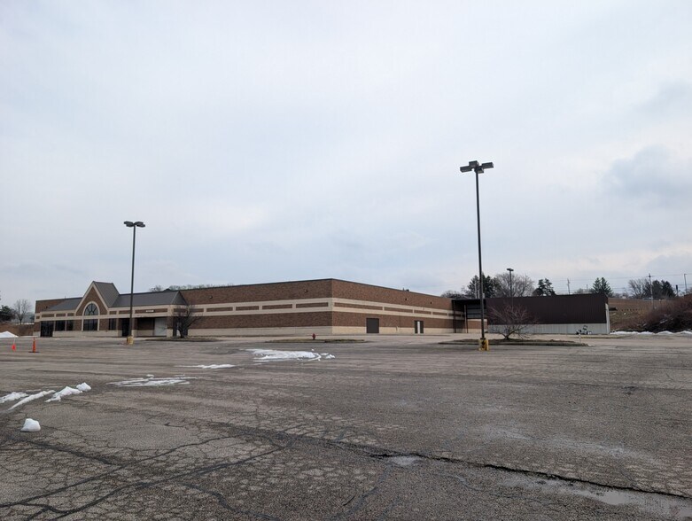 More Photos Of 3201 N Ridge Rd E, Ashtabula Freestanding For Sale