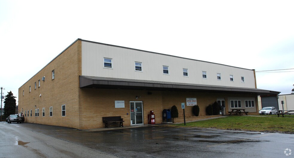 More Photos Of 651 S Center Ave, Somerset Medical For Lease