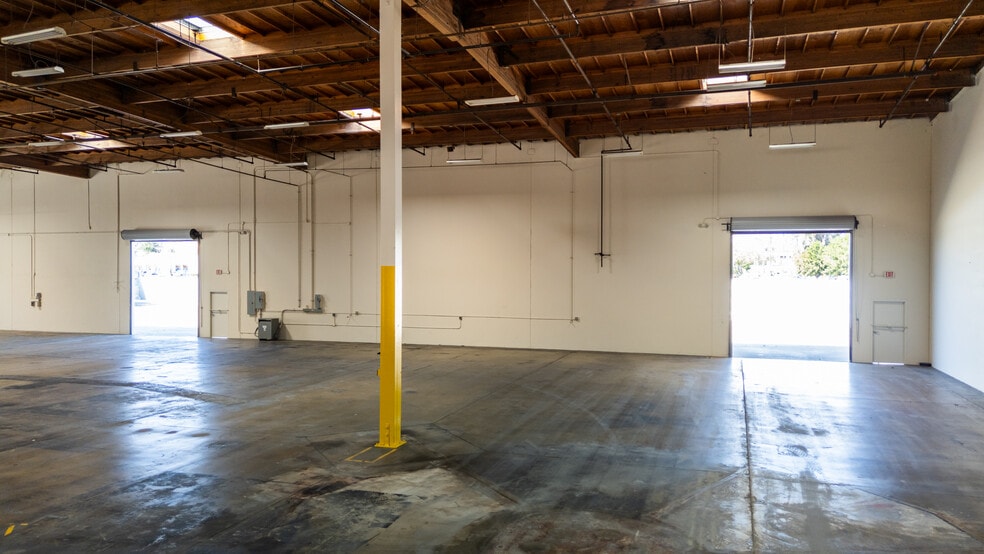 More Photos Of 13435 Estelle St, Corona Warehouse For Lease